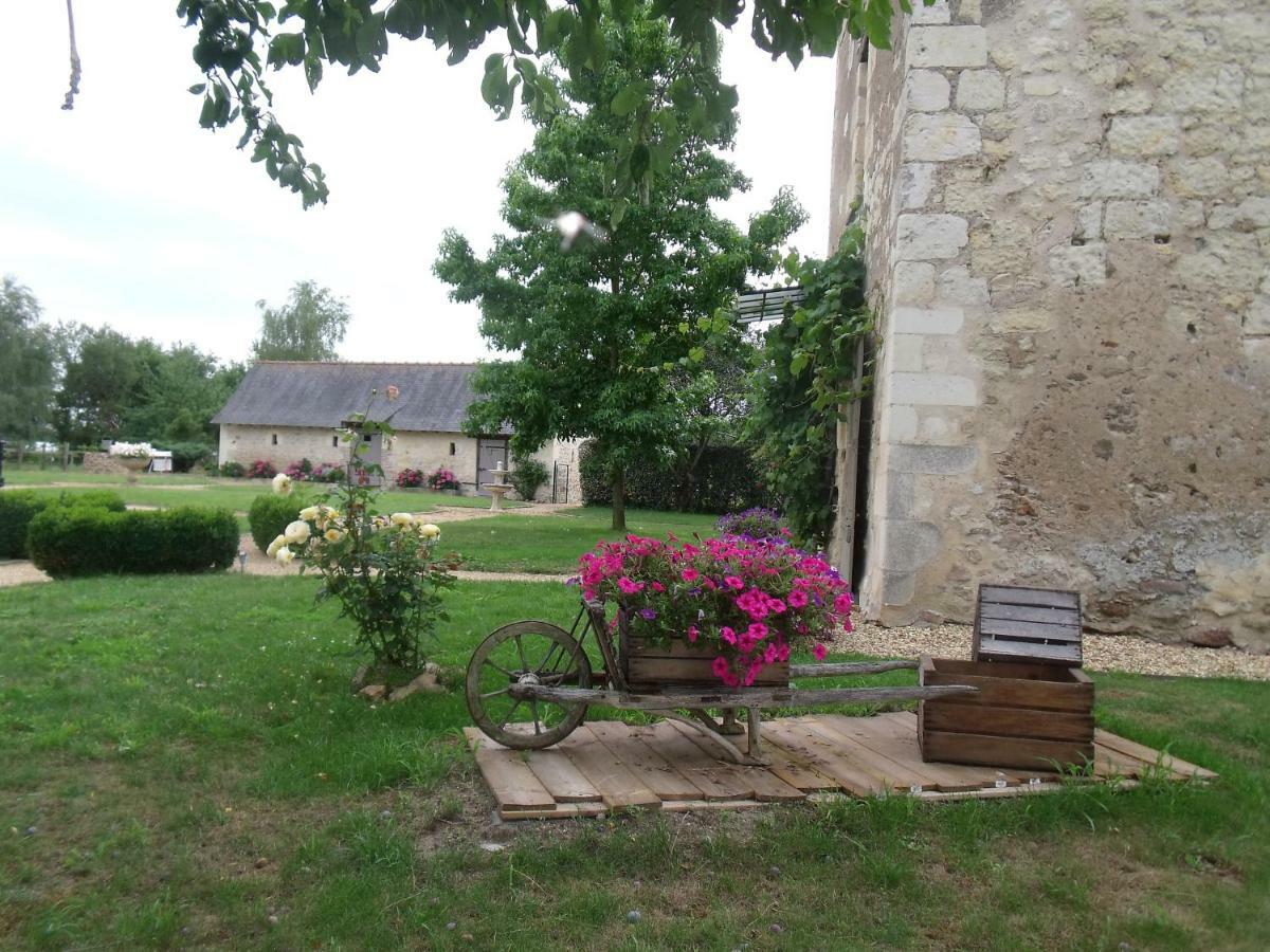 La Tour Du Grand Boust Villa Longué Exterior foto